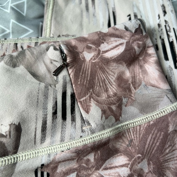 CALIA size medium capri leggings - Picture 4 of 8